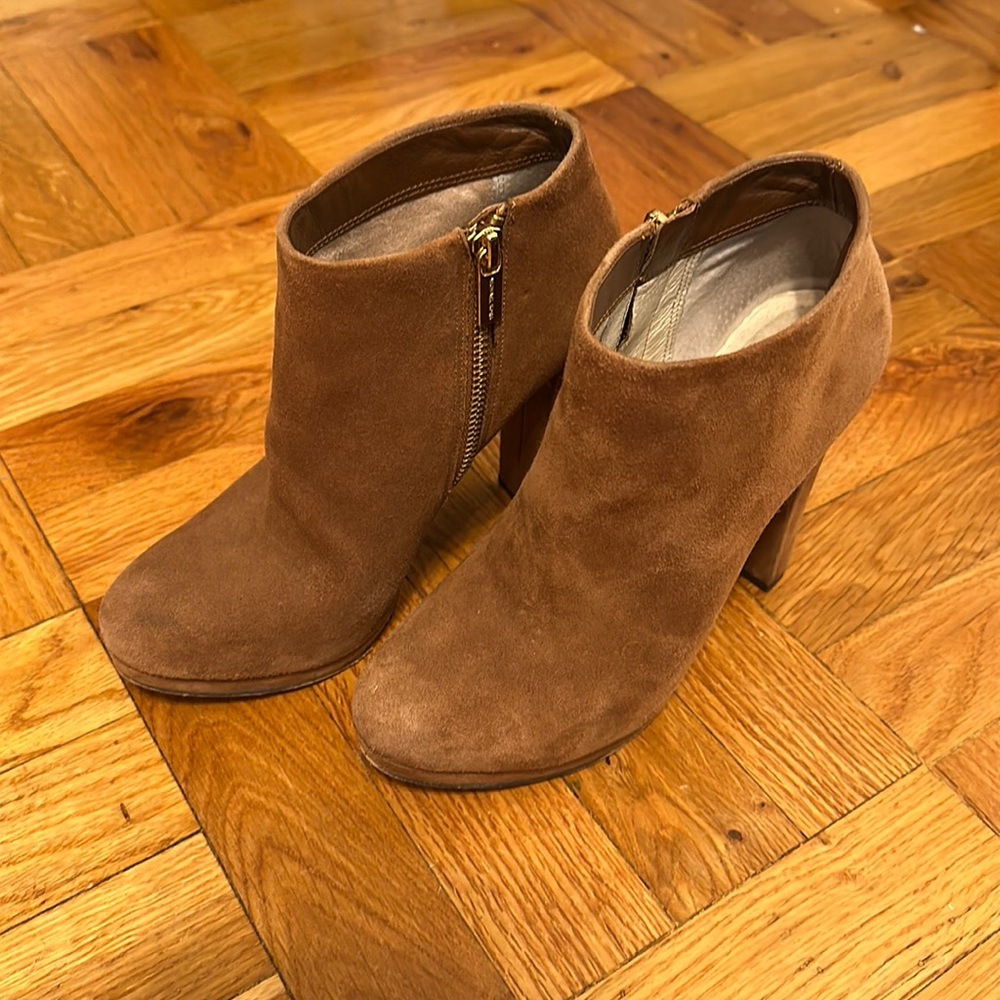 Michael Kora brown booties